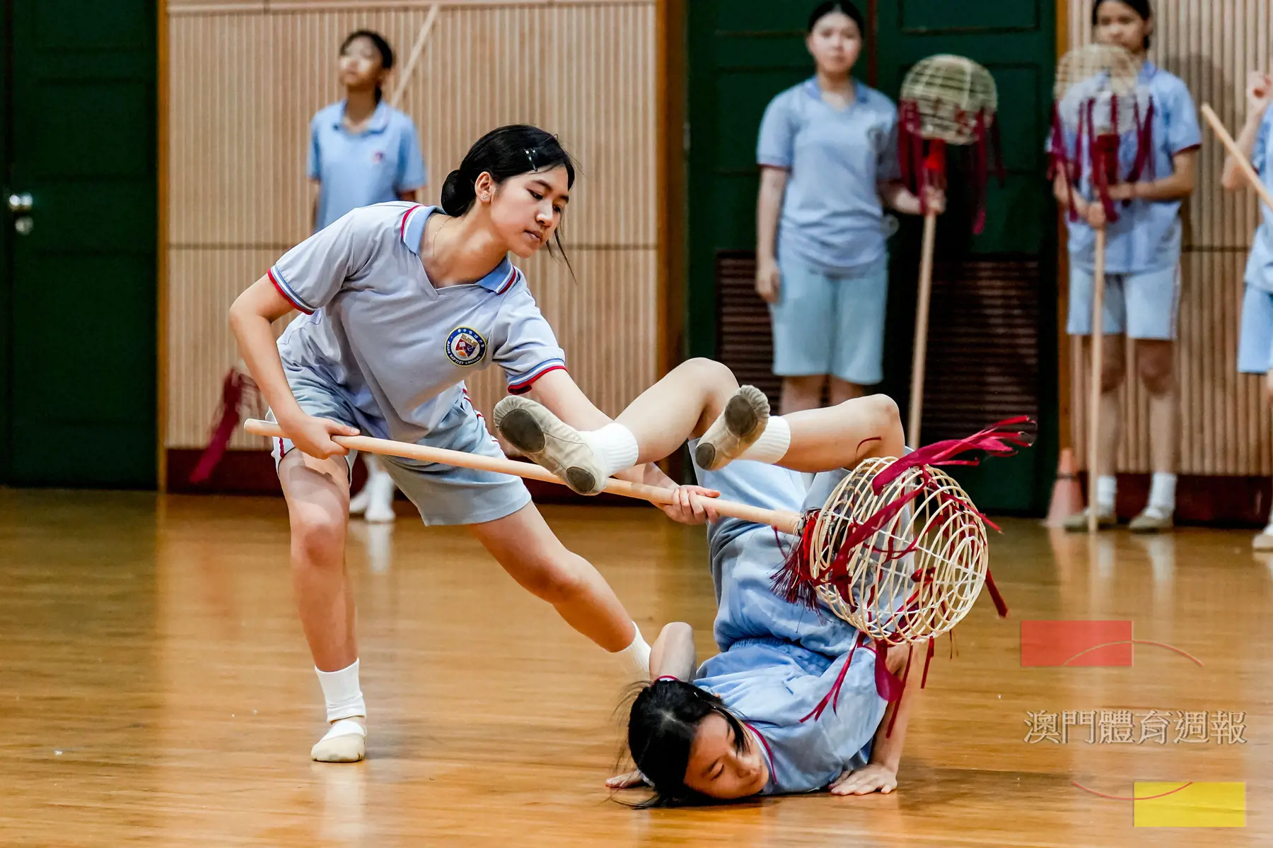 稿2 舞龍與舞蹈的結合為團隊帶來不少考驗2.jpg